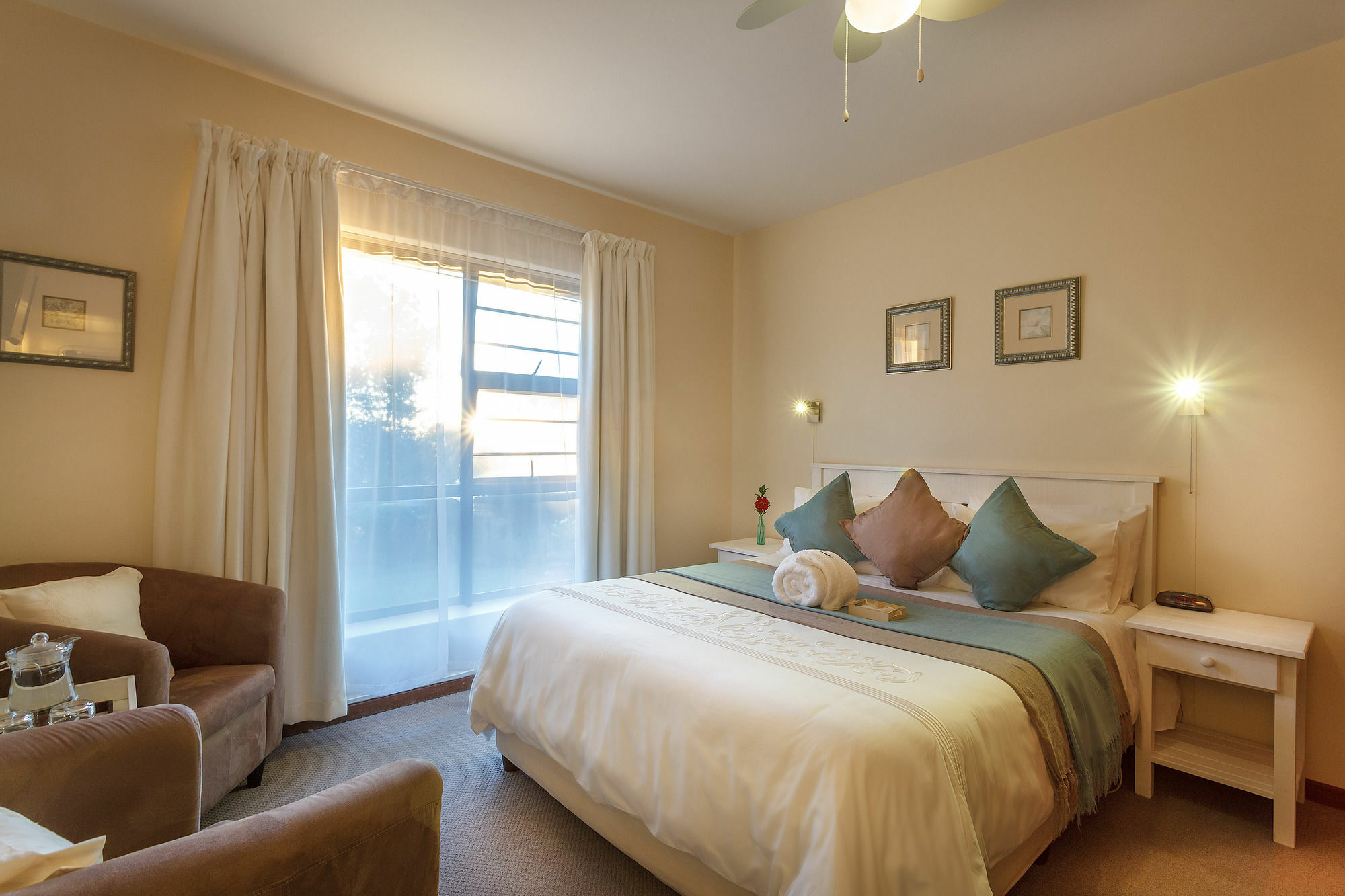 Jenny'S Guest House Grahamstown Bagian luar foto