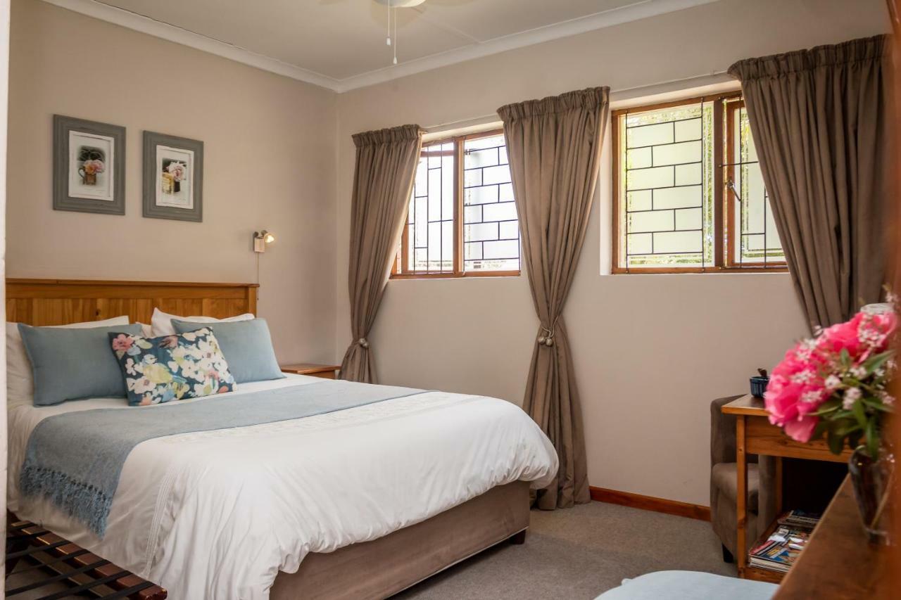 Jenny'S Guest House Grahamstown Bagian luar foto
