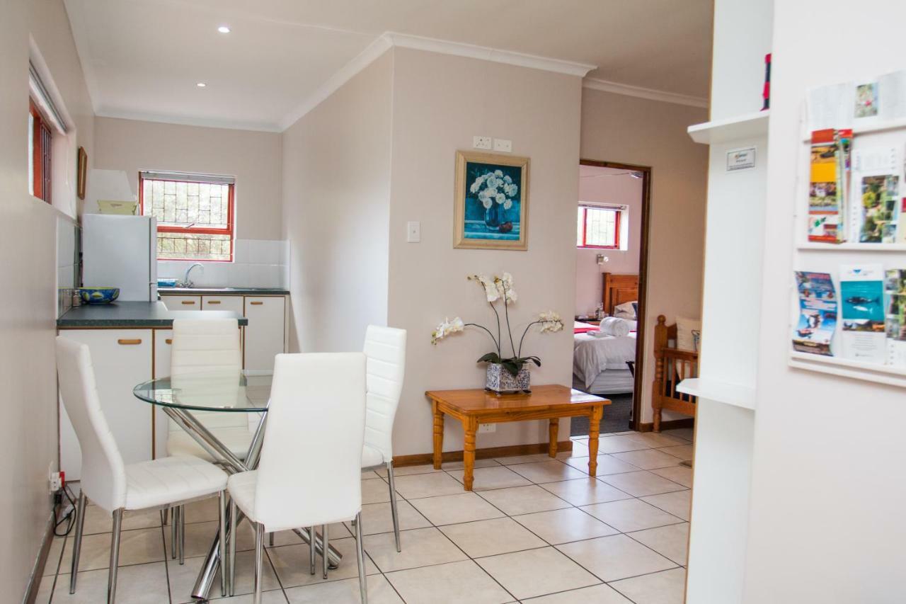 Jenny'S Guest House Grahamstown Bagian luar foto