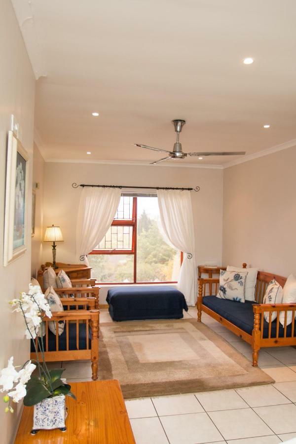 Jenny'S Guest House Grahamstown Bagian luar foto