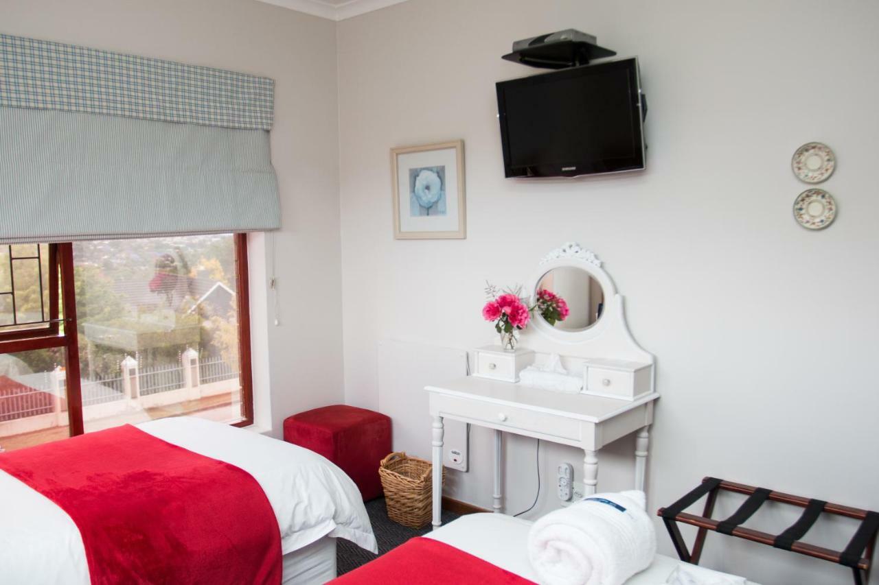 Jenny'S Guest House Grahamstown Bagian luar foto
