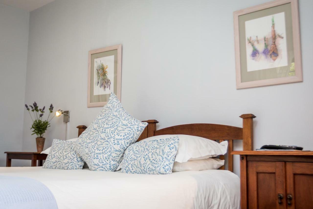 Jenny'S Guest House Grahamstown Bagian luar foto